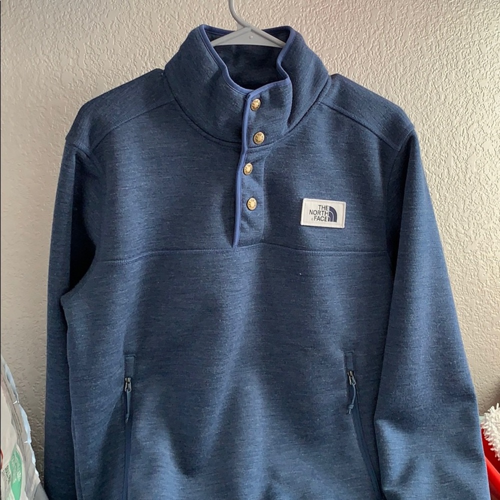 Medium North Face button up